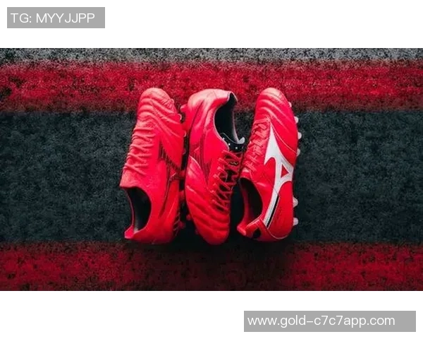 探索美津浓新款足球鞋的卓越性能与时尚设计,助你在赛场上尽显风采 探索美津浓新款足球鞋的卓越性能与时尚设计,助你在赛场上尽显风采